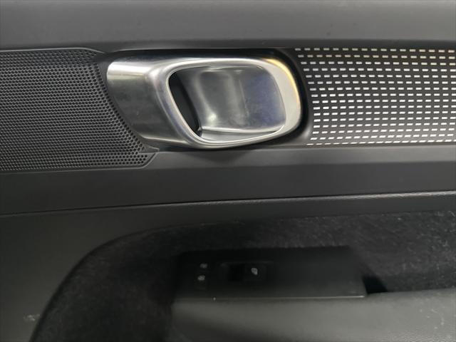 2021 Volvo XC40 T5 R-Design