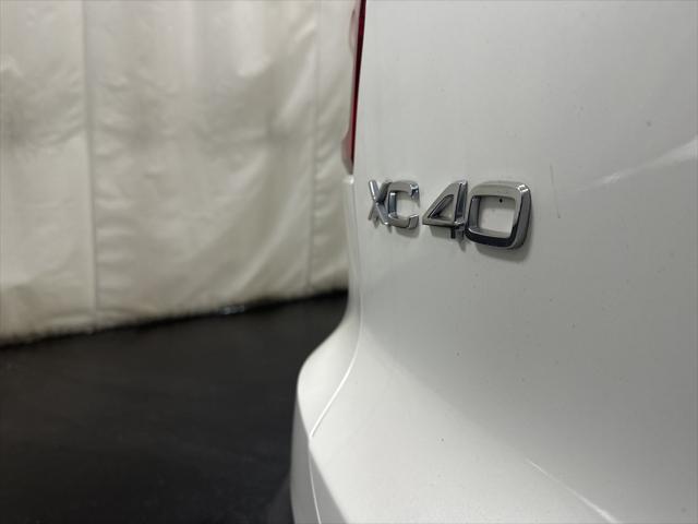 2021 Volvo XC40 T5 R-Design