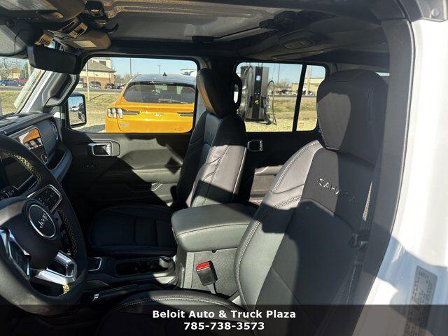 2024 Jeep Wrangler 4-Door Sahara 4x4