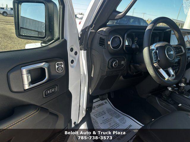 2024 Jeep Wrangler 4-Door Sahara 4x4