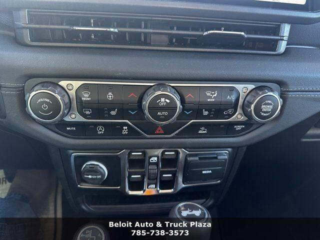 2024 Jeep Wrangler 4-Door Sahara 4x4