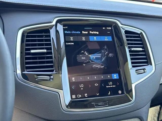 2024 Volvo XC90 B6 Ultimate Bright Theme 7-Seater