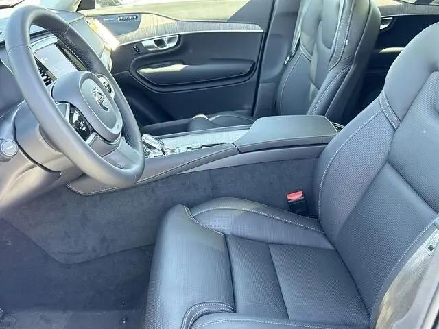2024 Volvo XC90 B6 Ultimate Bright Theme 7-Seater