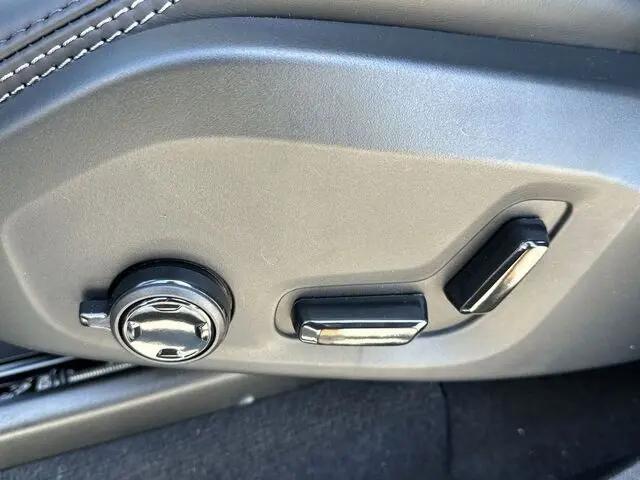 2024 Volvo XC90 B6 Ultimate Bright Theme 7-Seater
