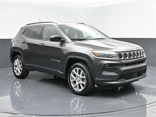 2023 Jeep Compass Latitude Lux FWD