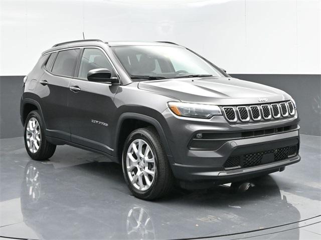 2023 Jeep Compass Latitude Lux FWD