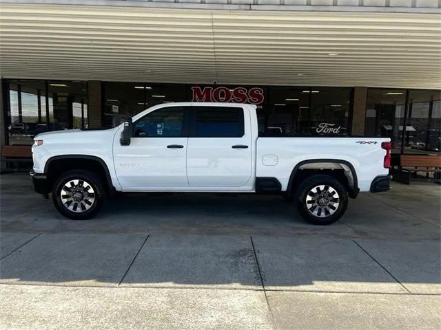 2022 Chevrolet Silverado 2500HD 4WD Crew Cab Standard Bed Custom