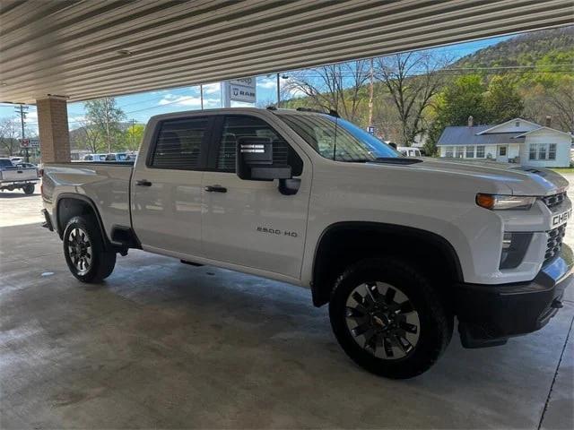 2022 Chevrolet Silverado 2500HD 4WD Crew Cab Standard Bed Custom