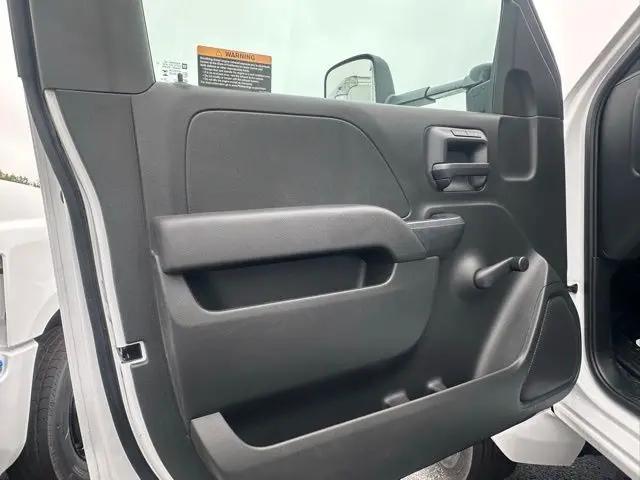 2024 Chevrolet Silverado 6500HD 1WT