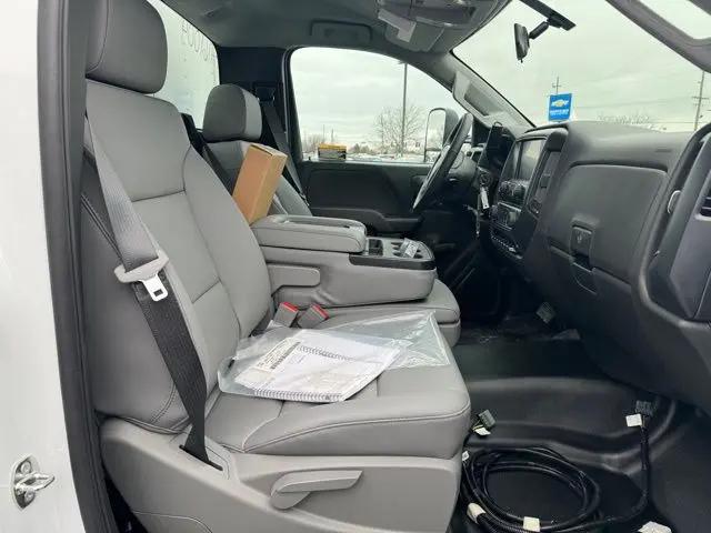 2024 Chevrolet Silverado 6500HD 1WT