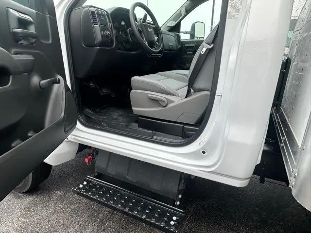 2024 Chevrolet Silverado 6500HD 1WT