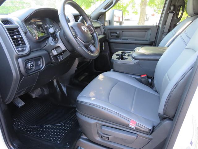 2024 Ram 3500 Tradesman/SLT/Laramie/Limited