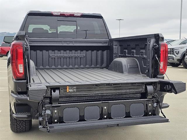 2024 GMC Sierra 1500 4WD Crew Cab Short Box Denali 13