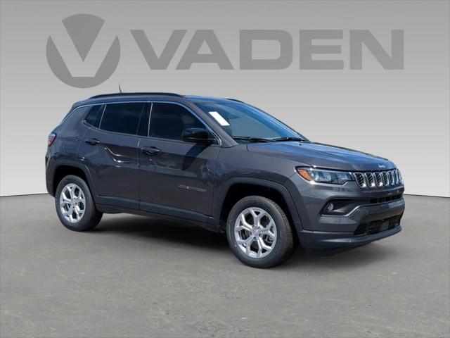 2024 Jeep Compass COMPASS LATITUDE 4X4