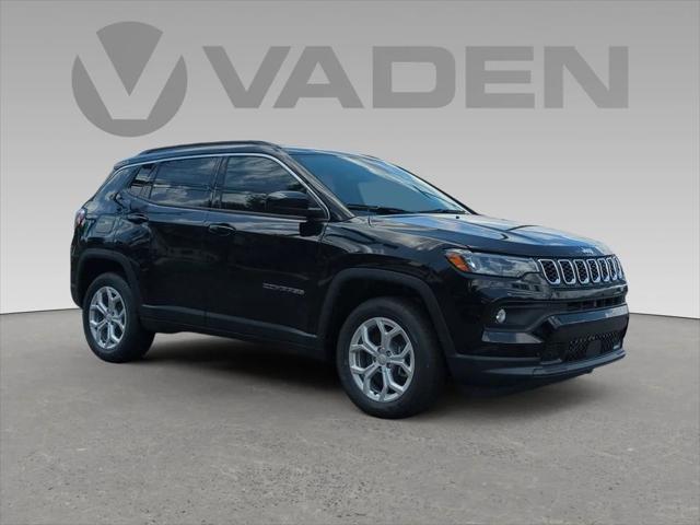 2024 Jeep Compass COMPASS LATITUDE 4X4