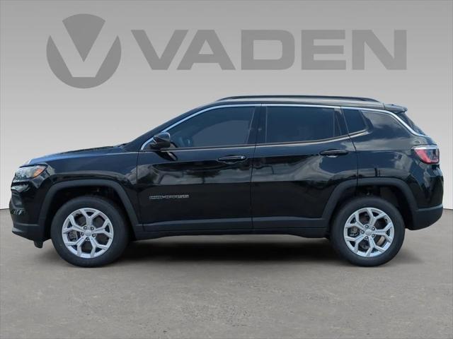 2024 Jeep Compass COMPASS LATITUDE 4X4