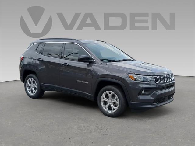 2024 Jeep Compass COMPASS LATITUDE 4X4