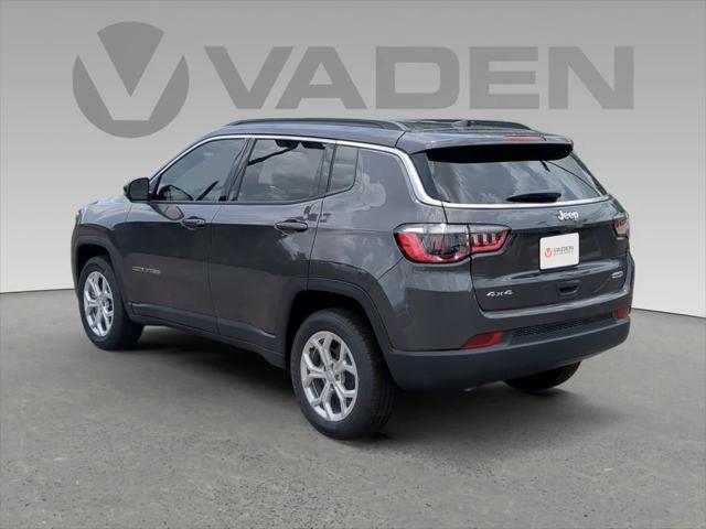 2024 Jeep Compass COMPASS LATITUDE 4X4