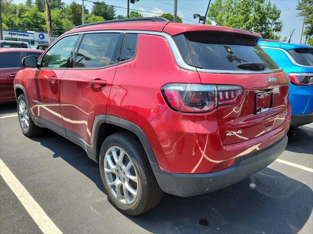 2024 Jeep Compass COMPASS LATITUDE LUX 4X4