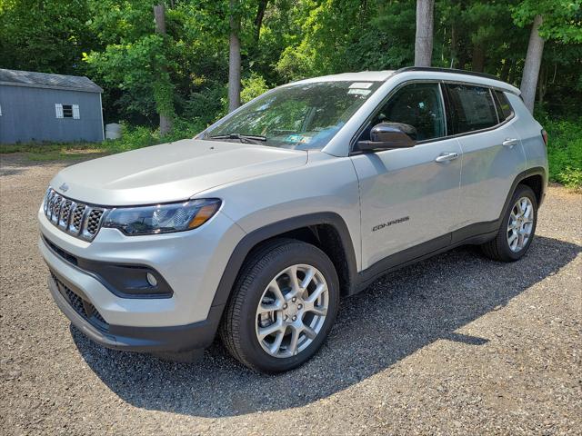 2024 Jeep Compass COMPASS LATITUDE LUX 4X4