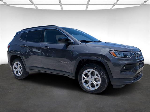 2024 Jeep Compass COMPASS LATITUDE 4X4