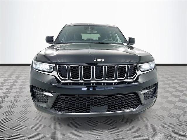 2024 Jeep Grand Cherokee GRAND CHEROKEE LAREDO X 4X4