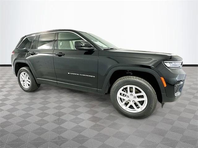 2024 Jeep Grand Cherokee GRAND CHEROKEE LAREDO X 4X4