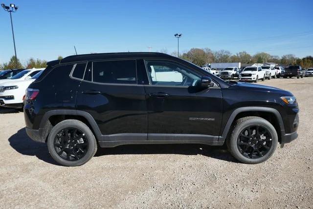 2024 Jeep Compass COMPASS LATITUDE 4X4