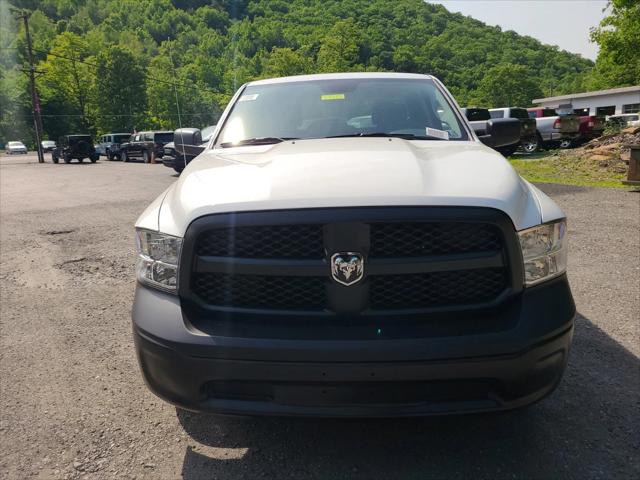 2024 RAM Ram 1500 Classic RAM 1500 CLASSIC TRADESMAN QUAD CAB 4X4 64 BOX