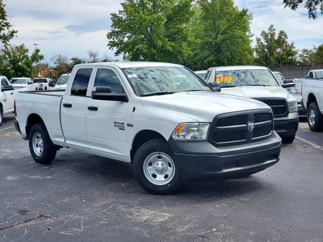 2024 RAM Ram 1500 Classic RAM 1500 CLASSIC TRADESMAN CREW CAB 4X4 64 BOX