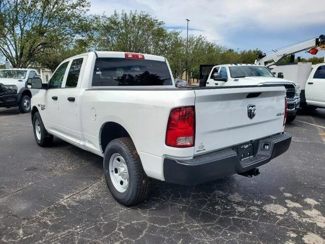 2024 RAM Ram 1500 Classic RAM 1500 CLASSIC TRADESMAN CREW CAB 4X4 64 BOX