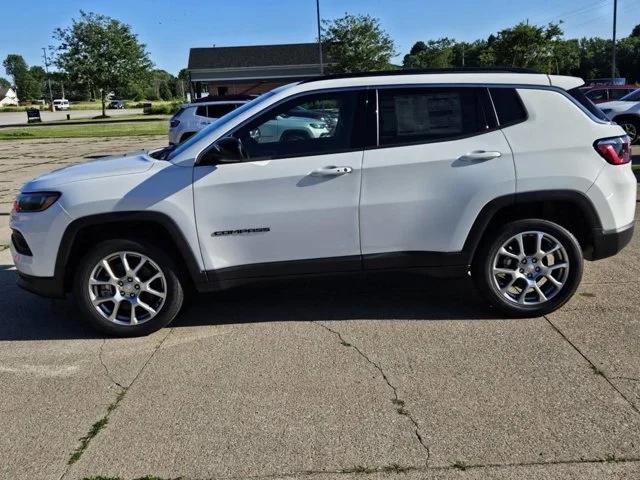 2024 Jeep Compass COMPASS LATITUDE LUX 4X4