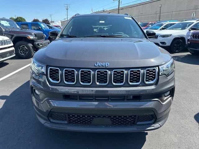 2024 Jeep Compass COMPASS LATITUDE LUX 4X4