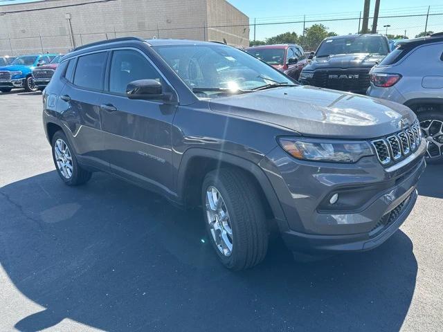 2024 Jeep Compass COMPASS LATITUDE LUX 4X4