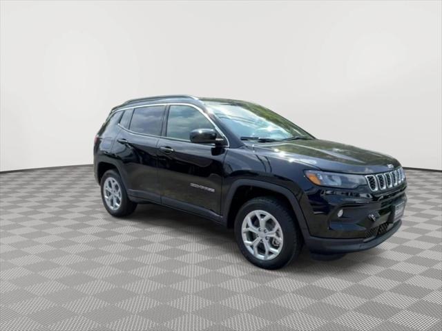 2024 Jeep Compass COMPASS LATITUDE 4X4