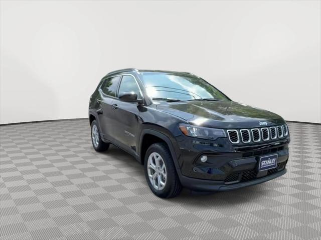 2024 Jeep Compass COMPASS LATITUDE 4X4