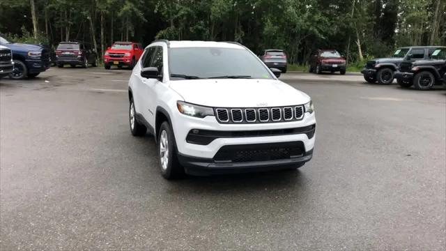 2024 Jeep Compass COMPASS LATITUDE 4X4