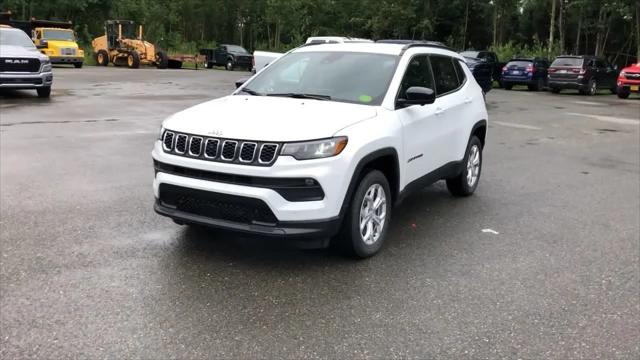 2024 Jeep Compass COMPASS LATITUDE 4X4