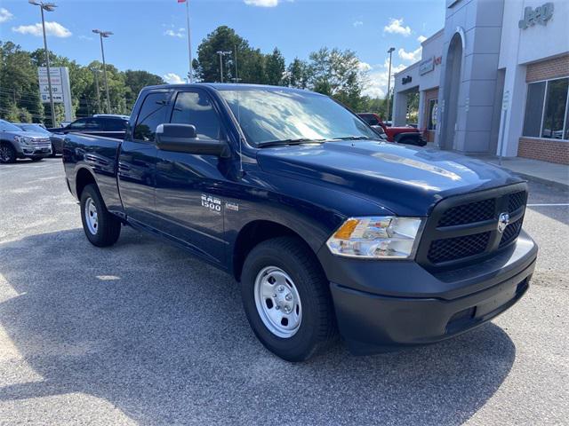 2024 RAM Ram 1500 Classic RAM 1500 CLASSIC TRADESMAN QUAD CAB 4X4 64 BOX