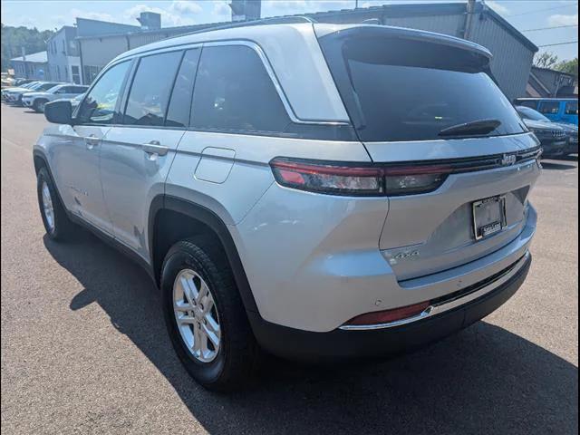 2024 Jeep Grand Cherokee GRAND CHEROKEE LAREDO X 4X4