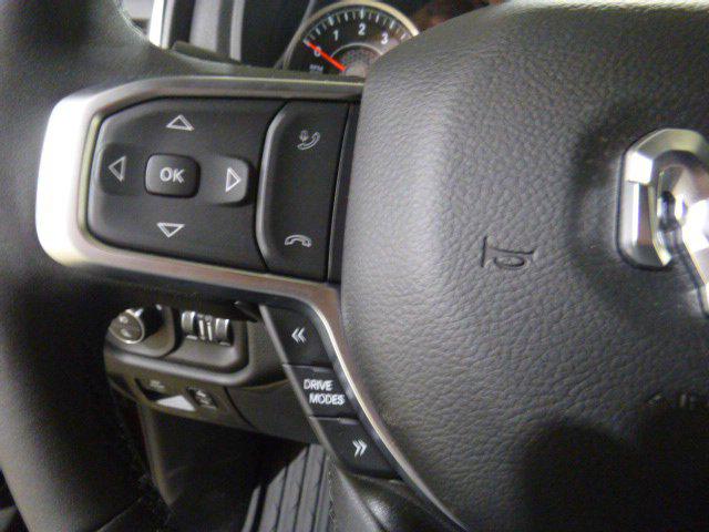 2025 Ram 1500 Big Horn Crew Cab 4x4 5'7" Box