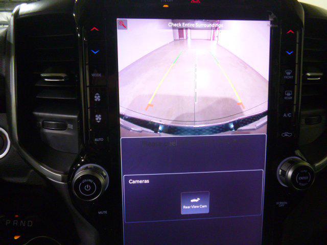 2025 Ram 1500 Big Horn Crew Cab 4x4 5'7" Box