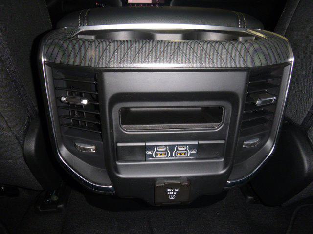 2025 Ram 1500 Big Horn Crew Cab 4x4 5'7" Box