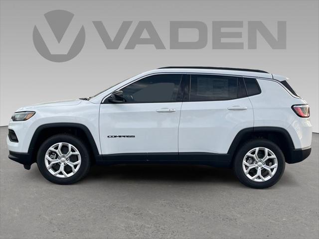 2024 Jeep Compass COMPASS LATITUDE 4X4