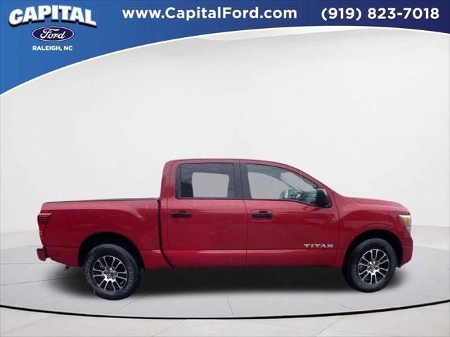 2022 Nissan TITAN Crew Cab SV 4x2