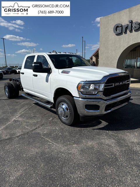 2024 RAM Ram 3500 Chassis Cab RAM 3500 TRADESMAN CREW CAB CHASSIS 4X4 60 CA 2024 RAM Ram 3500 Chassis Cab RAM 3500 TRADESMAN CREW CAB CHASSIS 4X4 60 CA