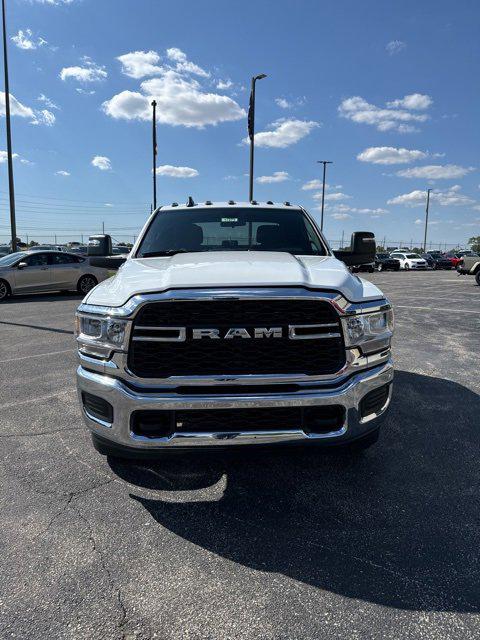 2024 RAM Ram 3500 Chassis Cab RAM 3500 TRADESMAN CREW CAB CHASSIS 4X4 60 CA 2024 RAM Ram 3500 Chassis Cab RAM 3500 TRADESMAN CREW CAB CHASSIS 4X4 60 CA