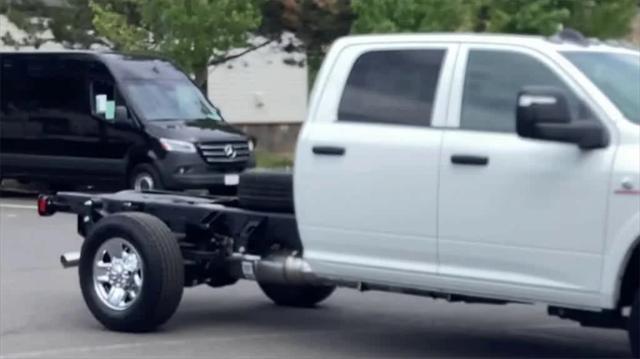 2024 RAM Ram 3500 Chassis Cab RAM 3500 TRADESMAN CREW CAB CHASSIS 4X4 60 CA