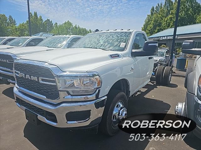 2024 RAM Ram 3500 Chassis Cab RAM 3500 TRADESMAN CHASSIS REGULAR CAB 4X4 84 CA