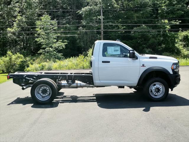 2024 RAM Ram 5500 Chassis Cab RAM 5500 TRADESMAN CHASSIS REGULAR CAB 4X4 60 CA